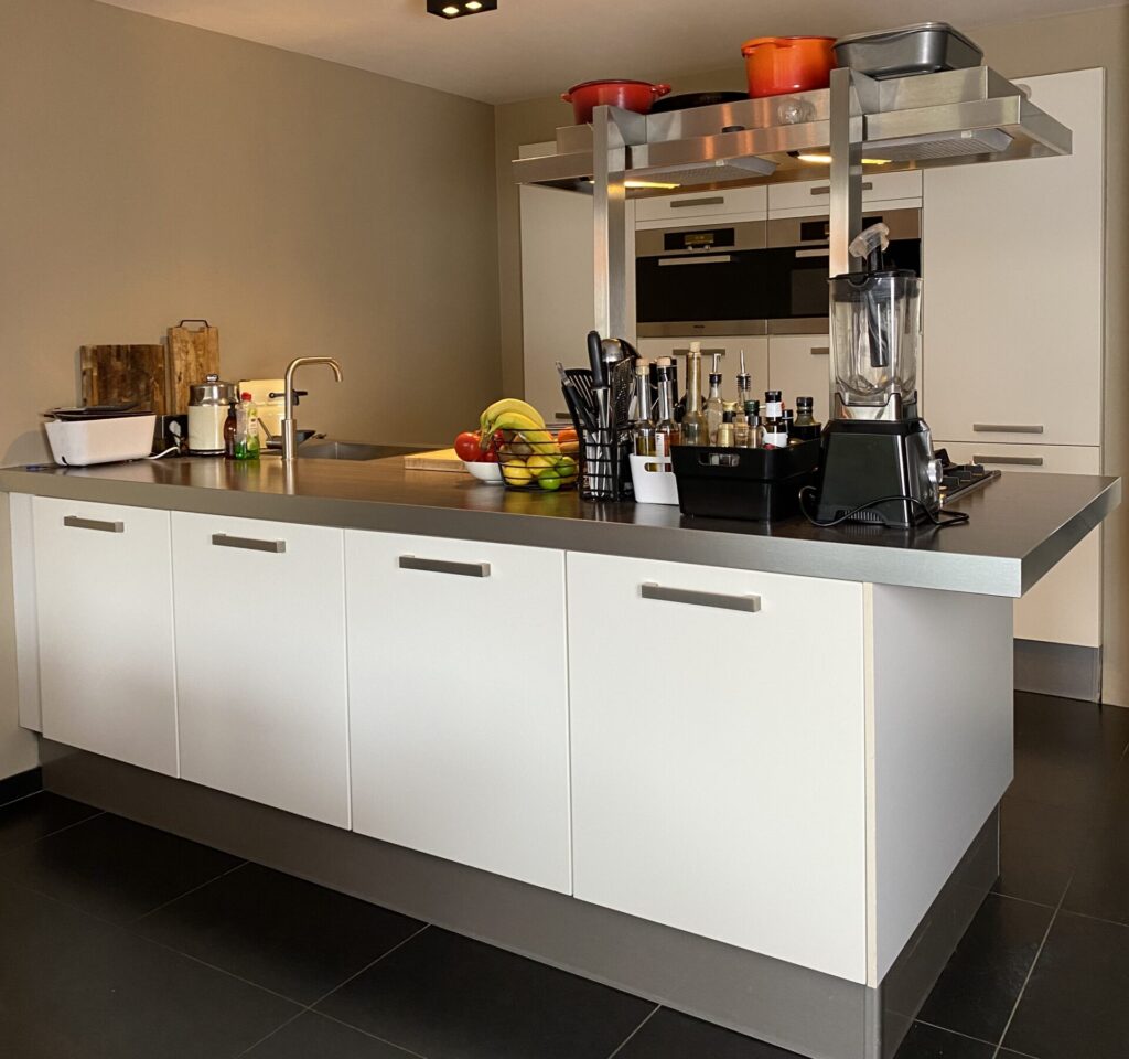 Witte keuken gewrapt